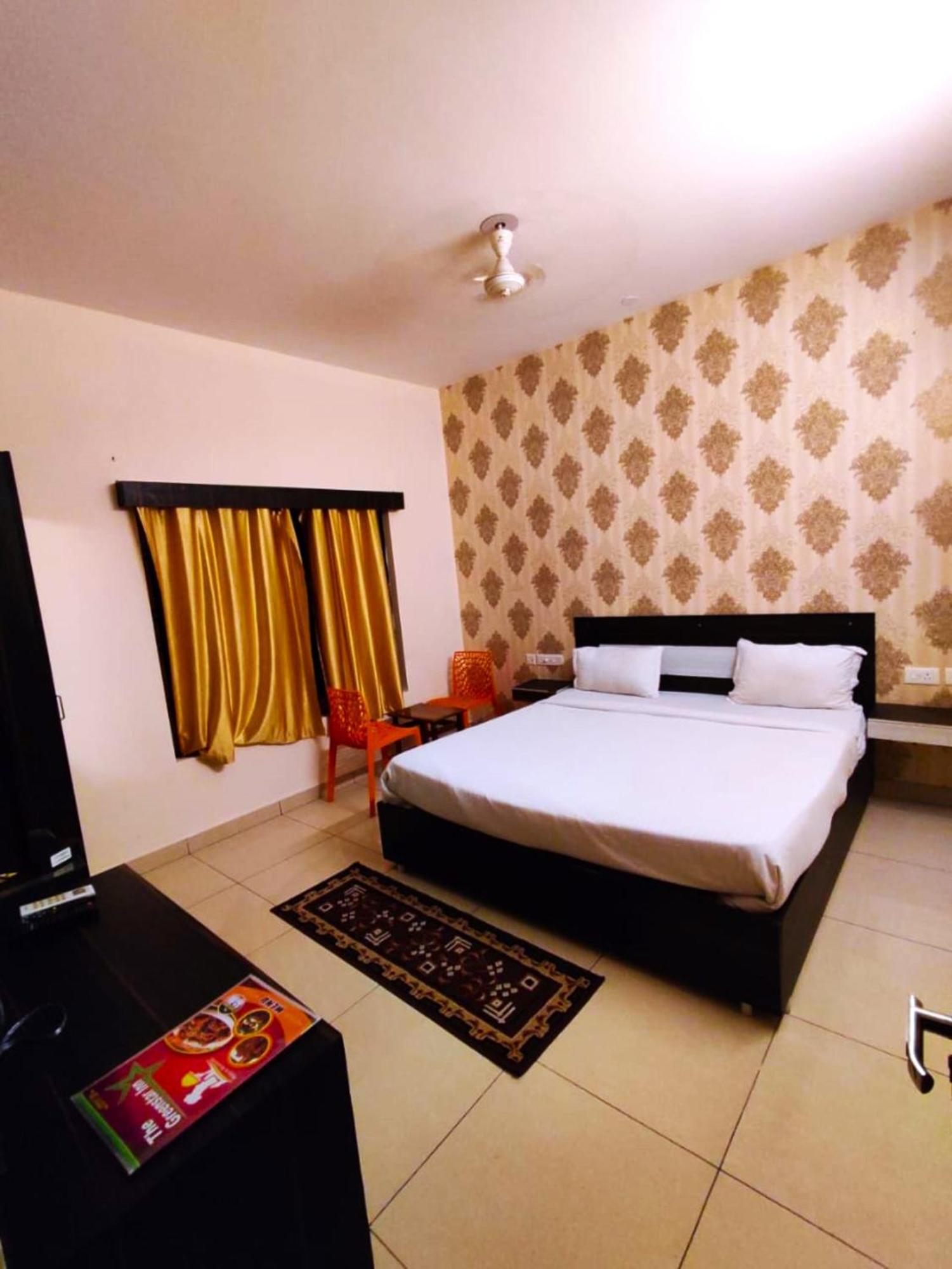 Goroomgo Blue Bell Bhubaneswar - Well Decorated Room -Wifi And Parking Facilities Available Exterior foto
